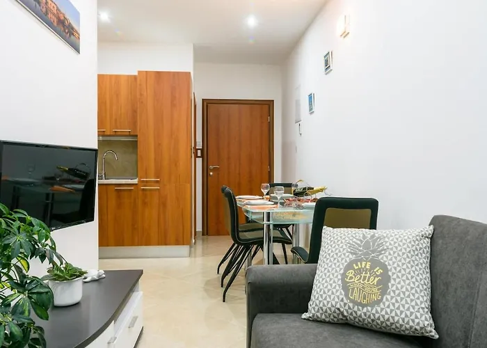 B-2you * Трогір