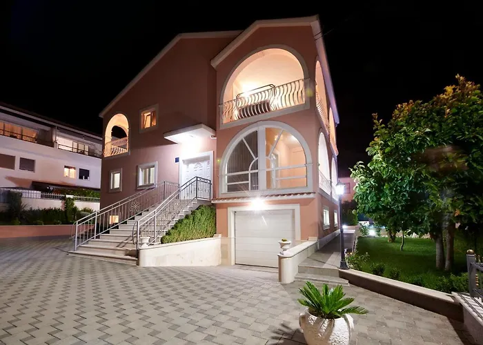 B-2you Апартаменти