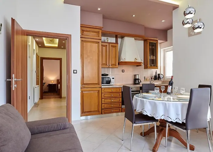 B-2you * Трогір