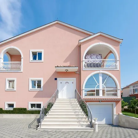 B-2you דירה טרוגיר