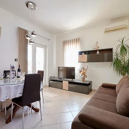 Apartment B-2you *
