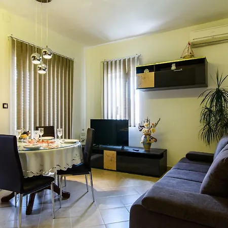 B-2you Apartment